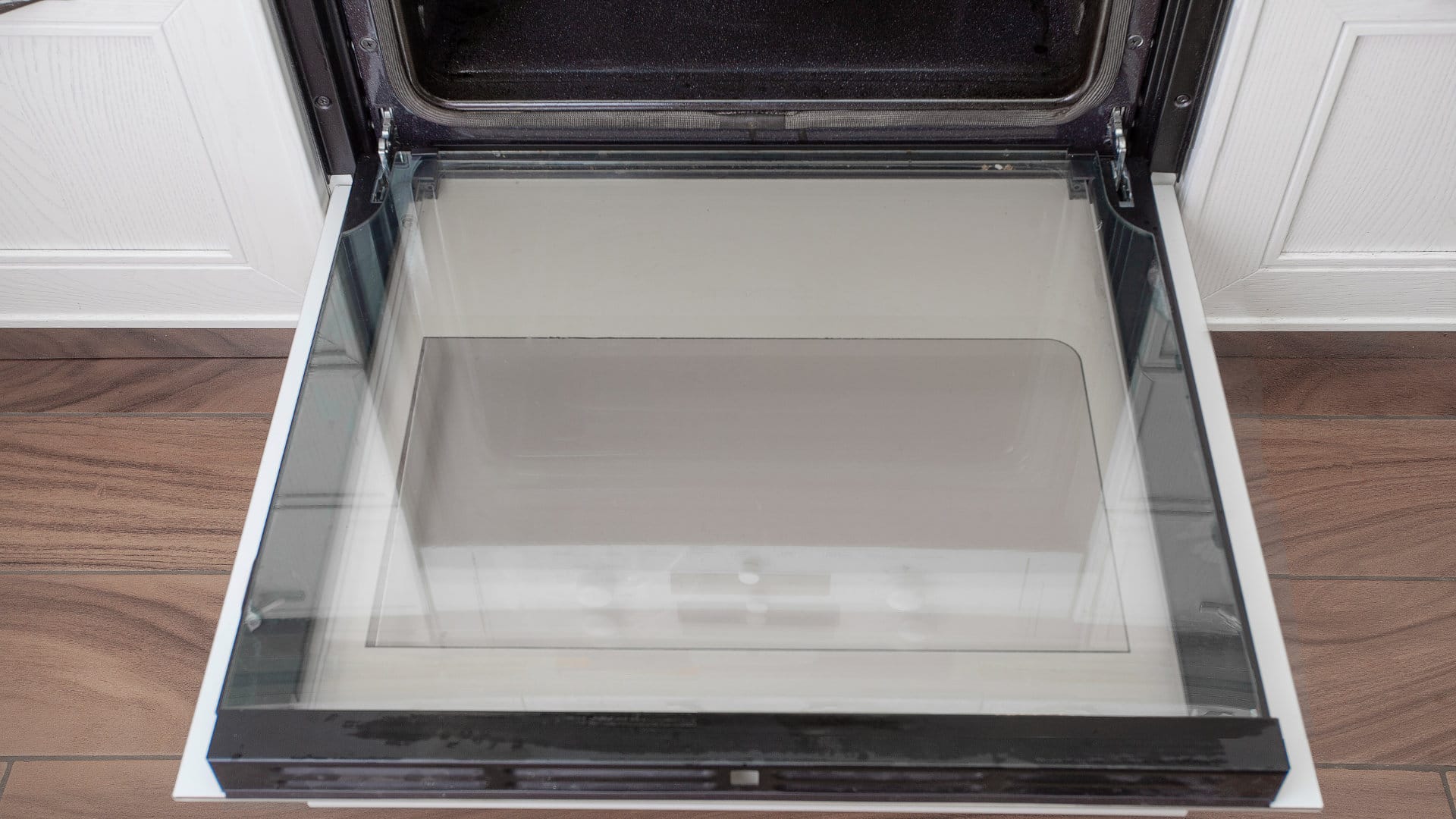 Featured image for “How to Repair an Oven Door That Won’t Close”