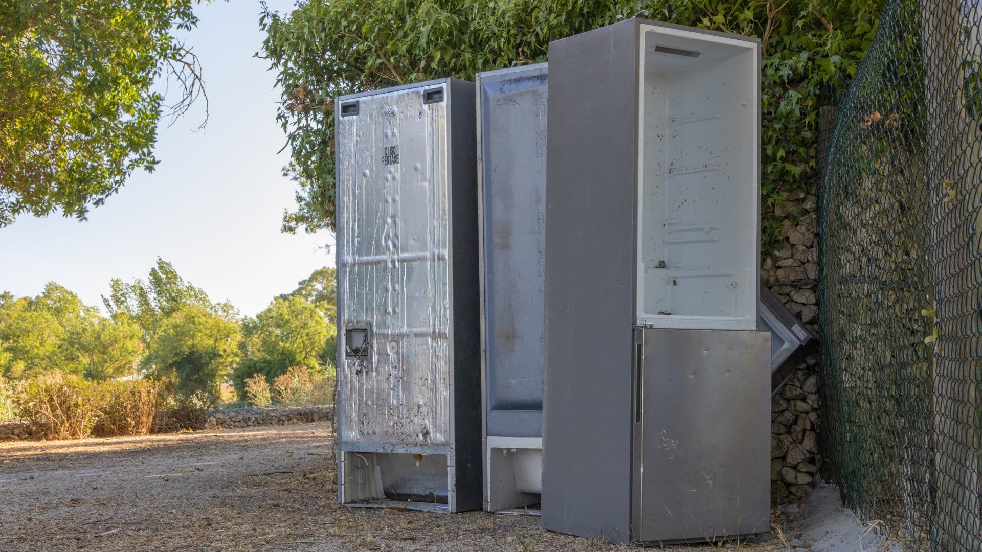 Featured image for “7 Easy Ways to Dispose of Old Appliances”